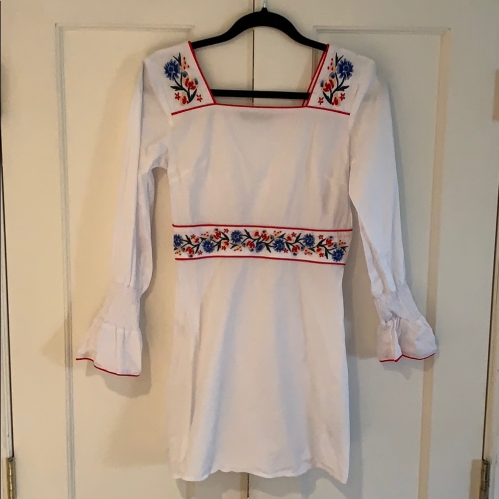 White long sleeve embroidered dress